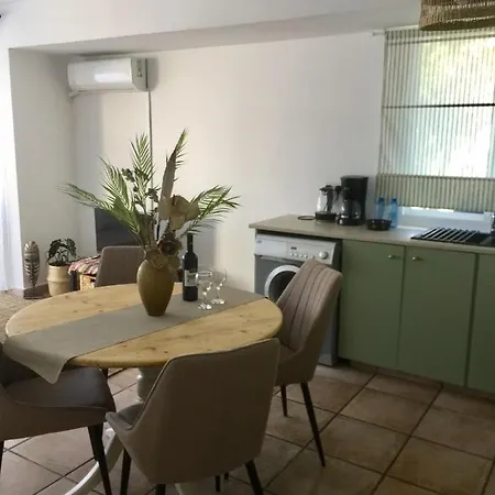 Appartement Vangelios *